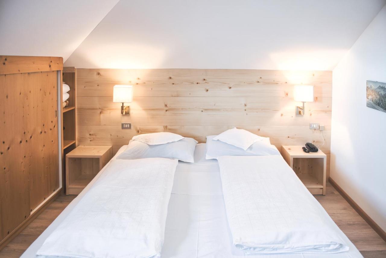 Hotel Gasthof Stern Nova Ponente Extérieur photo